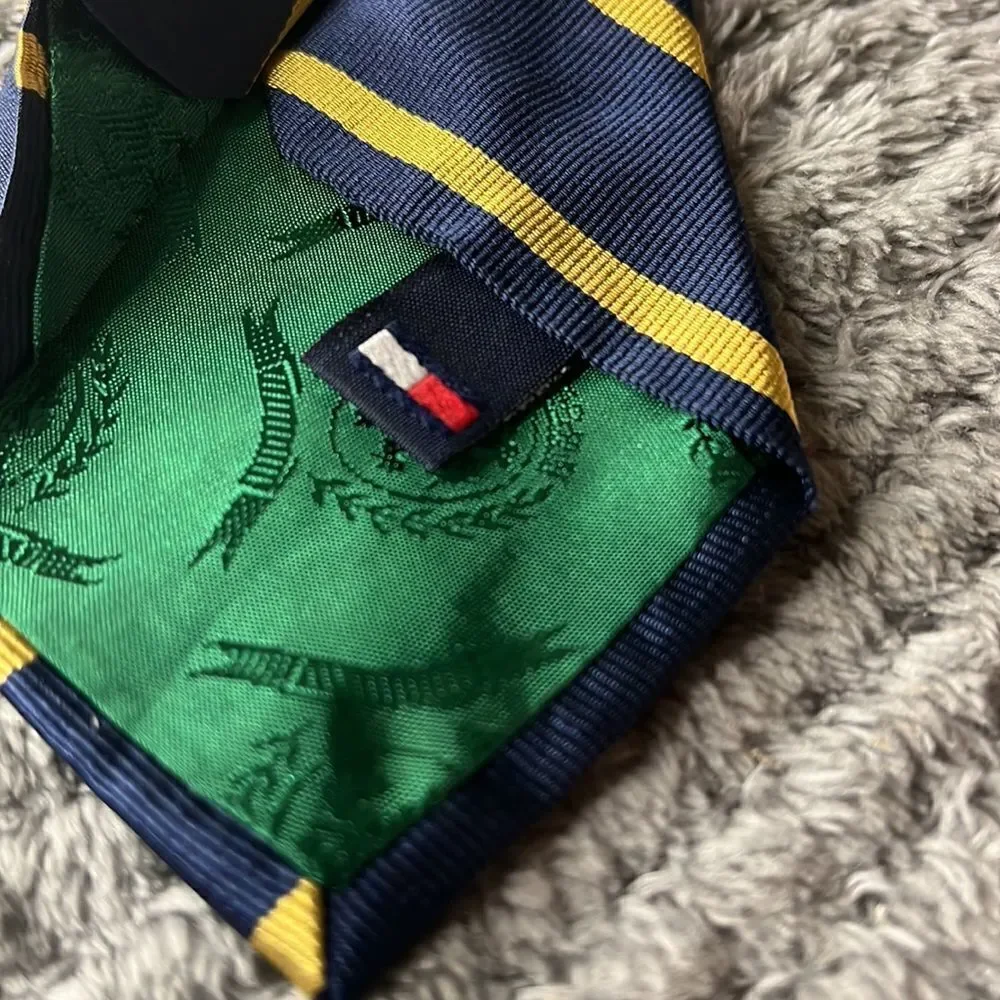 💫TOMMY HILFIGER 💫NAVY BLUE 💫gold stripe tie💫
